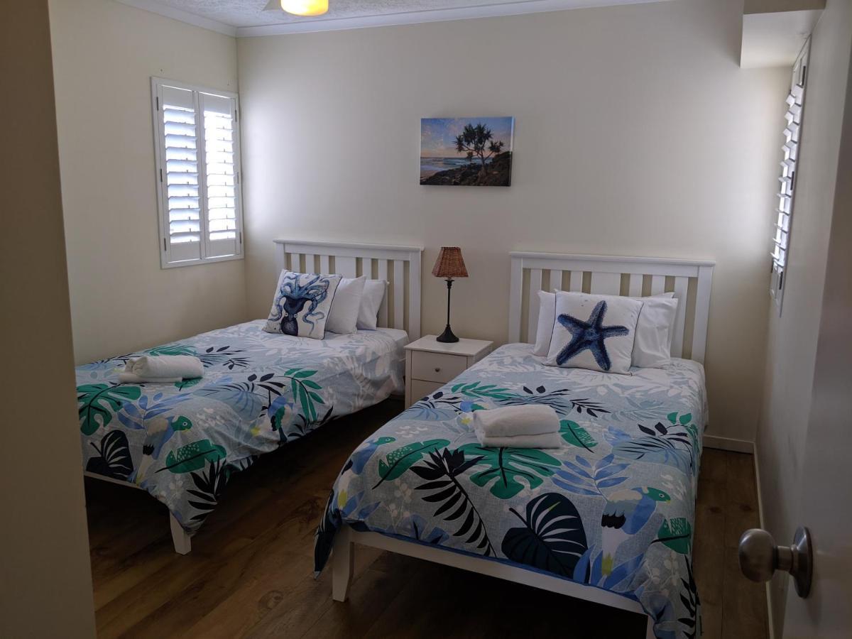 Moorings Beach Resort Caloundra Exterior foto