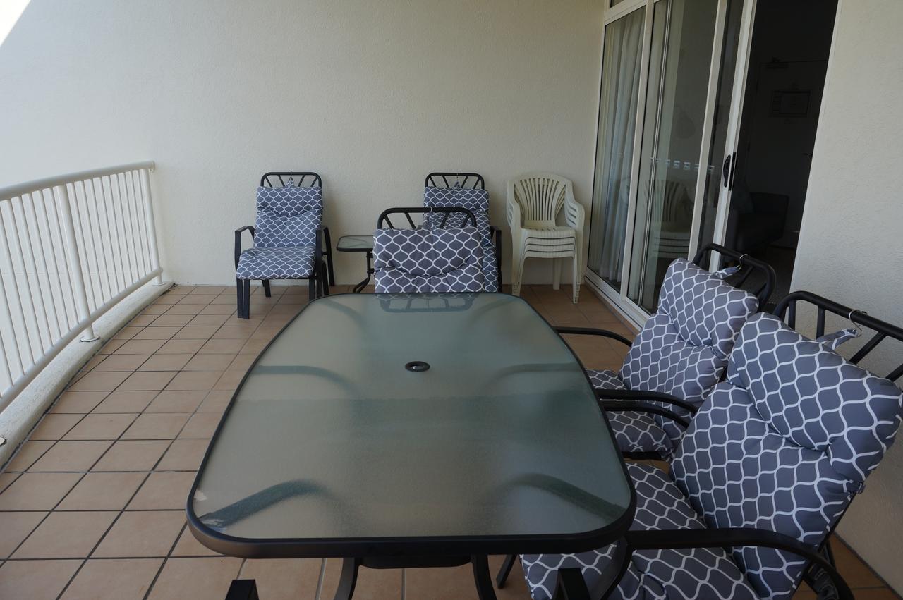 Moorings Beach Resort Caloundra Exterior foto