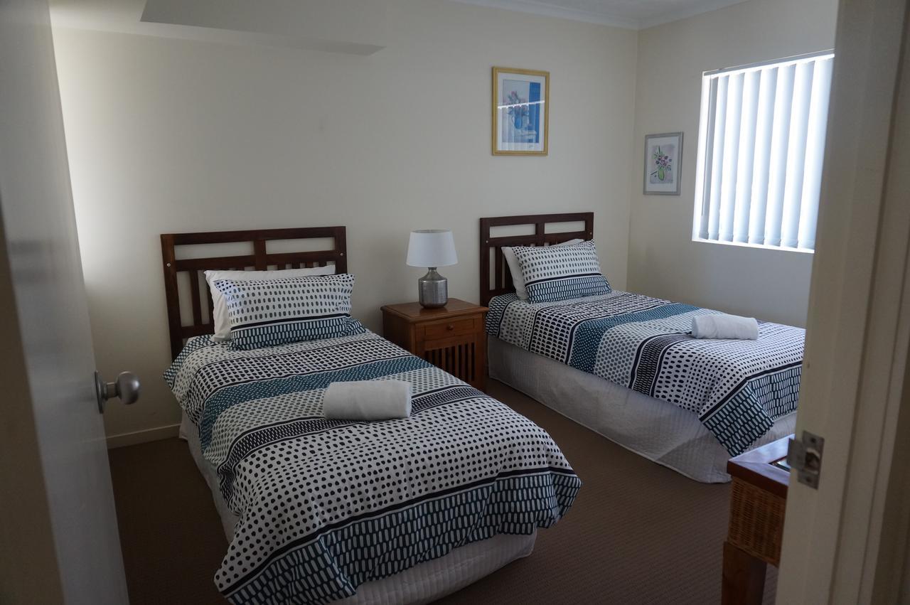 Moorings Beach Resort Caloundra Exterior foto